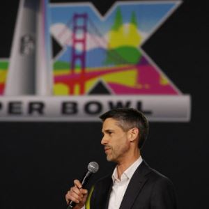 실리콘밸리 거물들, ‘중도 성향’ 정치인에 거금 기부…왜?