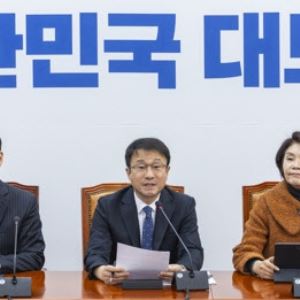 與 '법사위 재판소원법 강행' 후폭풍…'李지적' 입법 속도 '안갯속'