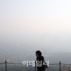 설 연휴 이튿날 '포근'…곳곳 미세먼지 '나쁨'[내일날씨]