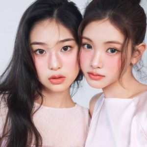 베이비돈크라이 이현·베니, 화장품 앰버서더 됐다