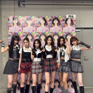 이즈나, 日 패션 축제 '도쿄 걸즈 컬렉션' 참석…런웨이 첫 도전