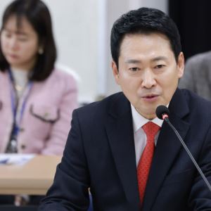 장동혁 "李, 다주택자 사회악 몰이"…민주당 "6채 해명부터" 역공