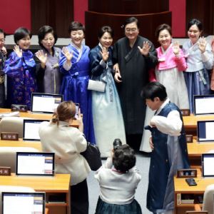 "떡값 440만원" 연봉 1억 국회의원의 설 상여금 수준