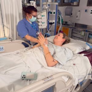 수술 마친 린지 본, 美귀국..."“아직 못 서지지만 고향 땅 밟아 감격”