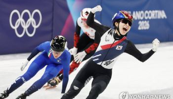 한국 女쇼트트랙, 3000m 계주서 금빛 질주...8년 만에 정상 탈환