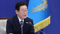 "靑 초과근무 62시간 역대 정부 최고"...李 대통령 반응은