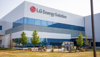 [크레딧체크포인트]1년 새 빚 6조 늘어난 LG엔솔, 신용 부담 어쩌나