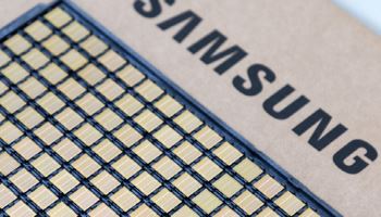 삼성전자, D램 왕좌 재탈환…1년 만에 SK하이닉스 추월