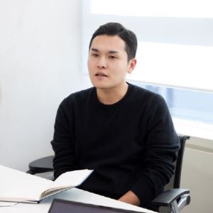 "SK스토아 품고 '4050 종합 플랫폼' 도약"