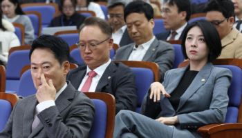 '절윤' 거부한 장동혁에…"尹 순장조냐" "공개토론해야" 갈등 분출