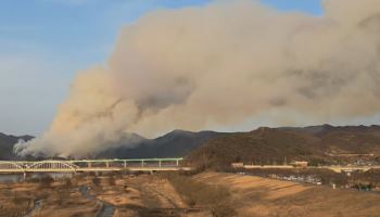 밀양 산불 확산에 국가소방동원령…요양병원·민가 확산 우려