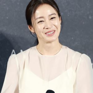 김태희, 한남더힐 127억원에 팔았다…매수인은 '청소왕'