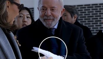 "여보 장갑 좀 봐! 손가락이..." 룰라 놀라게 한 靑 디테일 [영상]