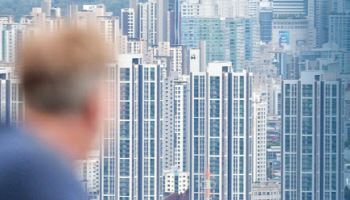 서울 아파트 매물 한달새 26% 급증…규제에 집 팔아 주식시장 '기웃'