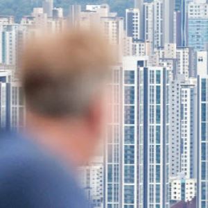 서울 아파트 매물 한달새 26% 급증…규제에 집 팔아 주식시장 '기웃'