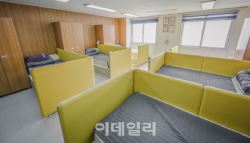 침상마다 칸막이·화장실 밖 세탁기…육군은 '공간력' 실험중[김관용의 軍界一學]