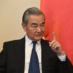 중국 외교부장, 이스라엘 외무장관에 “이란 군사 공격 반대”