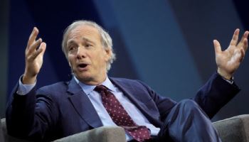 레이 달리오 “금은 오직 하나뿐…비트코인 ‘디지털 금’ 아니다”