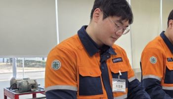 신입생 4명중 1명 대졸자인 이 대학.."6년 공무원 시험 포기후 대기업 취업"