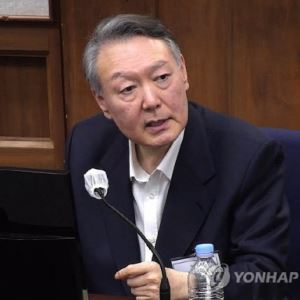 ‘체포방해’ 항소심 시작···尹 "재판 하면서도 납득 안 가"