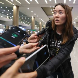 "대한민국 국민임에 감사"…전쟁통 귀국, 대사관 직원의 말
