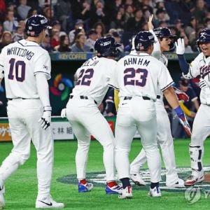 '문보경 만루포-위트컴 연타석포' 한국, 체코에 대승...WBC 산뜻한 출발