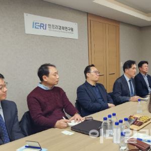 금요일 2시간 일찍 퇴근…1년이면 절반 떠나던 회사 달라졌다