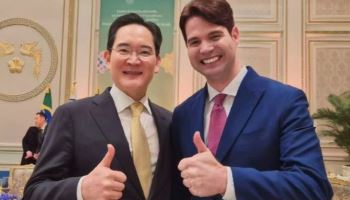 "갤럭시 잘 아는 분이 도움을…" 이재용, 청와대 '사진기사'된 사연