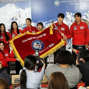 '히말라야', 편성도 안 됐는데 연예인 불러 발대식…JTBC "논의도 없었다"