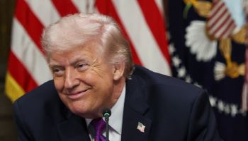 트럼프 “최첨단 무기 생산 4배 확대”…방산 CEO들과 백악관 회동