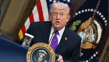 美세관 “트럼프 관세 1660억달러 환급, 당장 이행 어렵다”