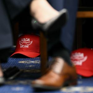 "전쟁 안 한다며" 이란 공격에 분열하는 美MAGA