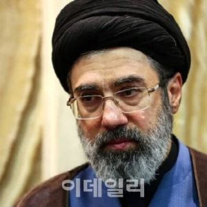 하메네이 차남 이란 새 지도자 합의…이스라엘 "끝까지 추적"