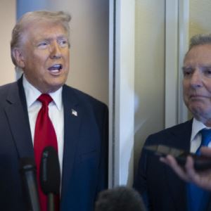 트럼프 “이란 차기 최고지도자, 美 승인 없으면 오래 못 버텨”