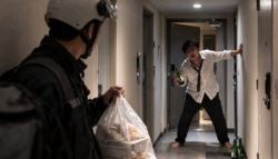 “아무 이유 없어”…오피스텔에 배달 왔다가 ‘흉기'에 찔렸다