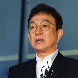 `음주 뺑소니` 이재룡, 경찰 출석…"심려 끼쳐 죄송"(종합)