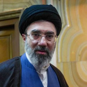 이란 새 최고지도자 모즈타바, 어디 있나…"다리 다쳐 은신 중"