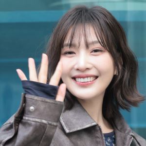 [포토]레드벨벳 조이, 봄 꽃 미소 활짝                                                                                                                                                                    