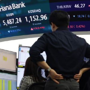 유가 급등에 코스피 1.7% 하락 마감...코스닥은 기관 매수 힘입어 0.4%↑