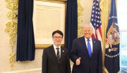 金총리 “트럼프, 김정은 북미대화 의지 궁금해해...조언하자 즉석 지시”(상보)