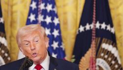 트럼프 미군, '이란 요충지' 하르그섬 군사 목표 완전 파괴(상보)