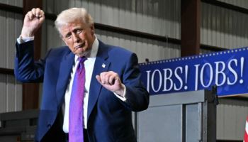 트럼프 “호르무즈 해협 지키려면 군함 보내라”...韓 등 참여 압박(종합)