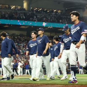 WBC 8강서 도전 멈춘 한국 야구대표팀, 항공편 지연으로 16일 귀국