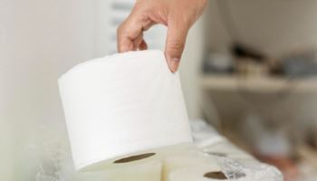 “오일쇼크 오면 휴지 부족해”...사재기 망설이는 日, 무슨 일?