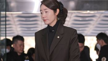 '공천 대가 1억 수수' 강선우, 오늘 첫 검찰 조사
