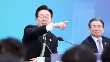 “해로하면 연금 깎인다?”…기초연금 ‘부부 감액’ 손질 나선 정부(종합)
