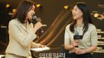 [포토]김자영-김민아 아나운서,웃으며 진행하는 토크쇼