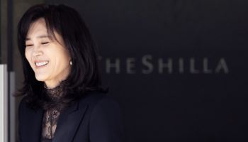 '클래식 럭셔리' 이부진…올해 주총 패션은 구찌·에르메스'