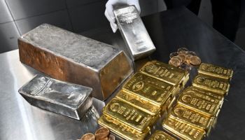 "금까지 판다"…이란 전쟁·인플레 공포에 안전자산마저 급락