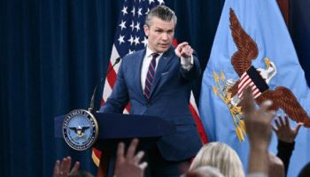 美 국방부 "이란 전쟁 종전 시한 정하지 않아…대통령 선택"